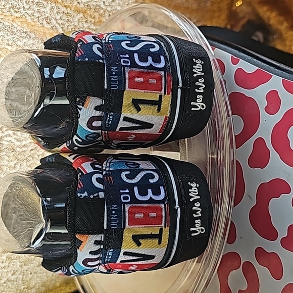 K Yes We Vibe Slip on sneakers w/ a license plate design Good Vibes only sz 7.5 - Picture 5 of 8